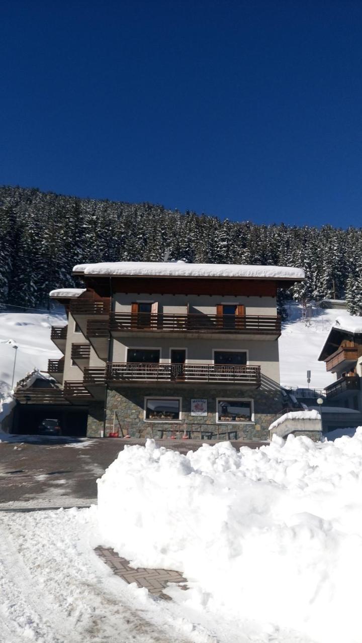 Hotel Meuble Rosalpina Isolaccia Exterior foto